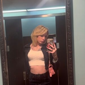 Meet your Posher, Nomi